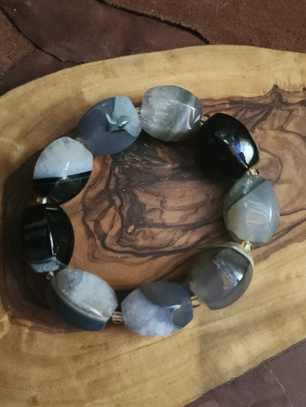 Massive Natural Agate Stretch Bracelet in Gray and Black.